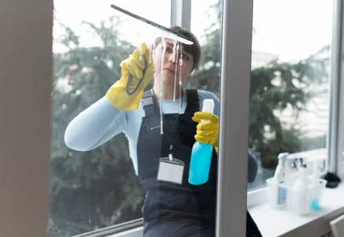 Nettoyage de vitres intérieures et extérieures à Caours